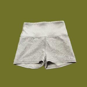Alo Yoga Alosoft Heather Gray Aura Shorts size women’s XS